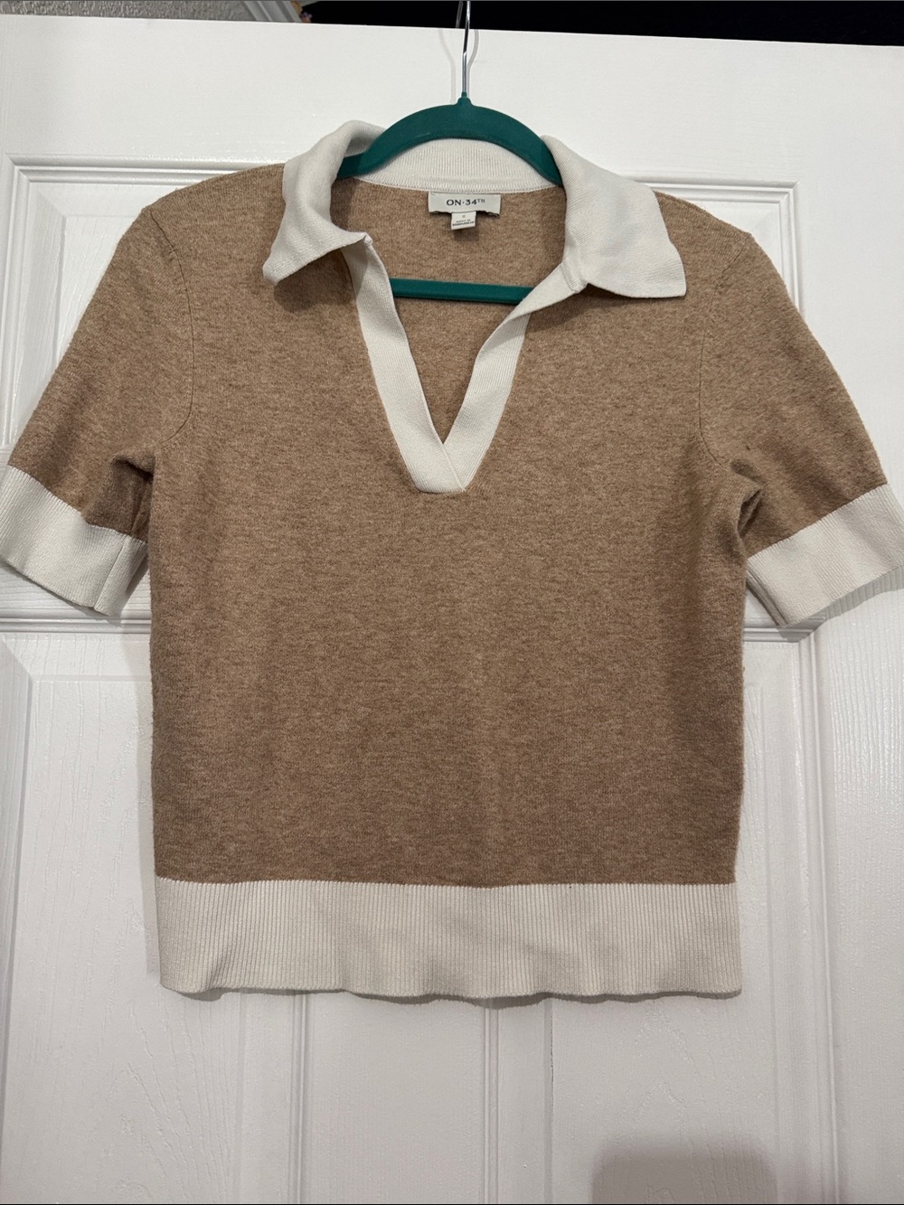 Women’s Tan & Cream Sweater Top
